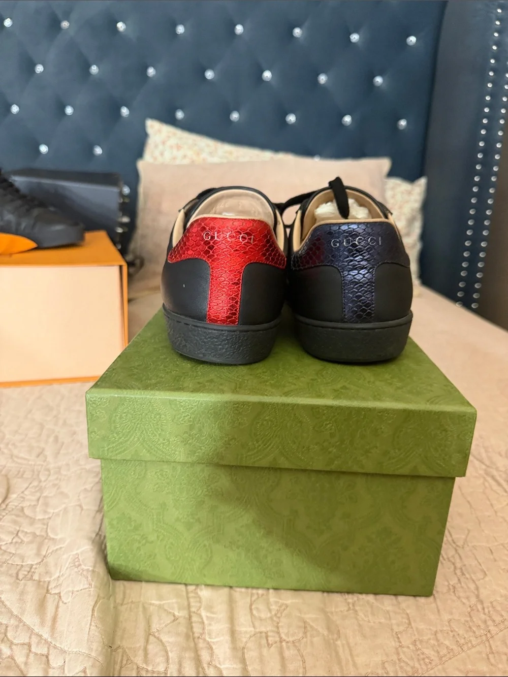 Gucci men  Black Leather Bee Accent Sneakers